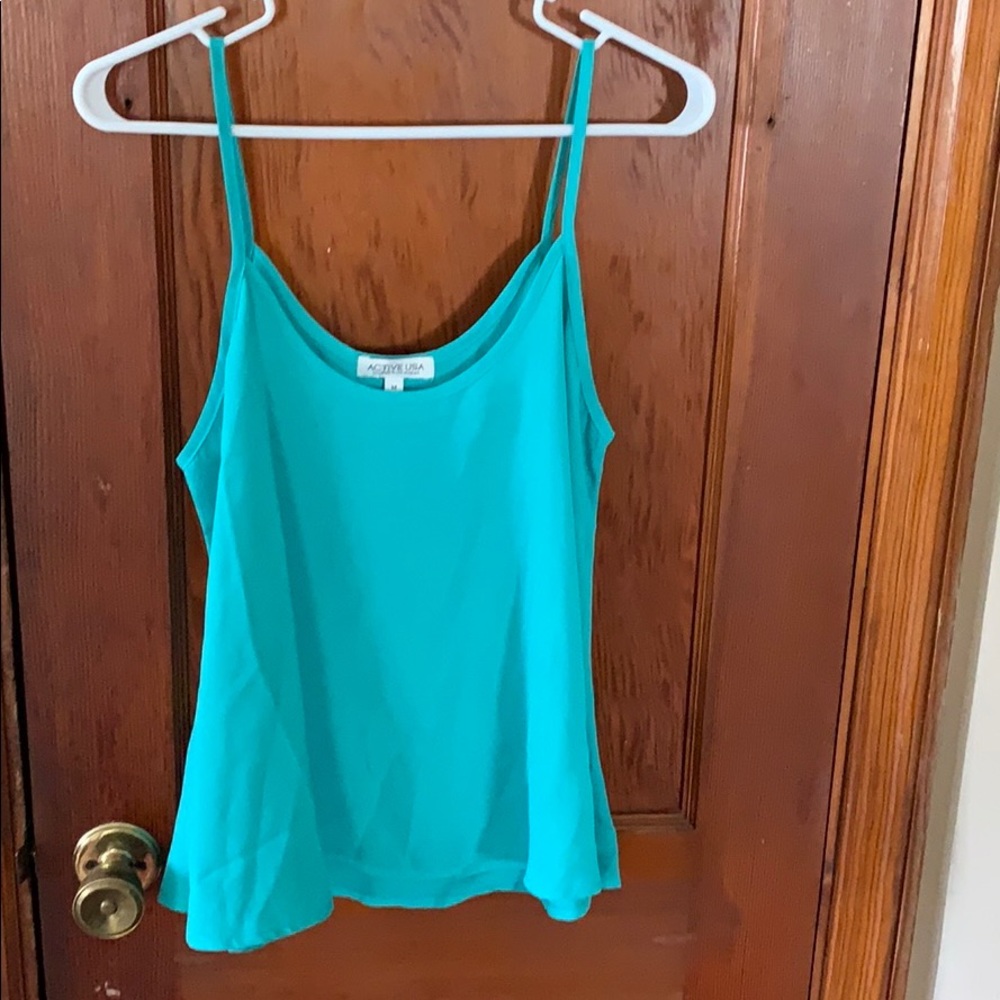 Teal tank medium